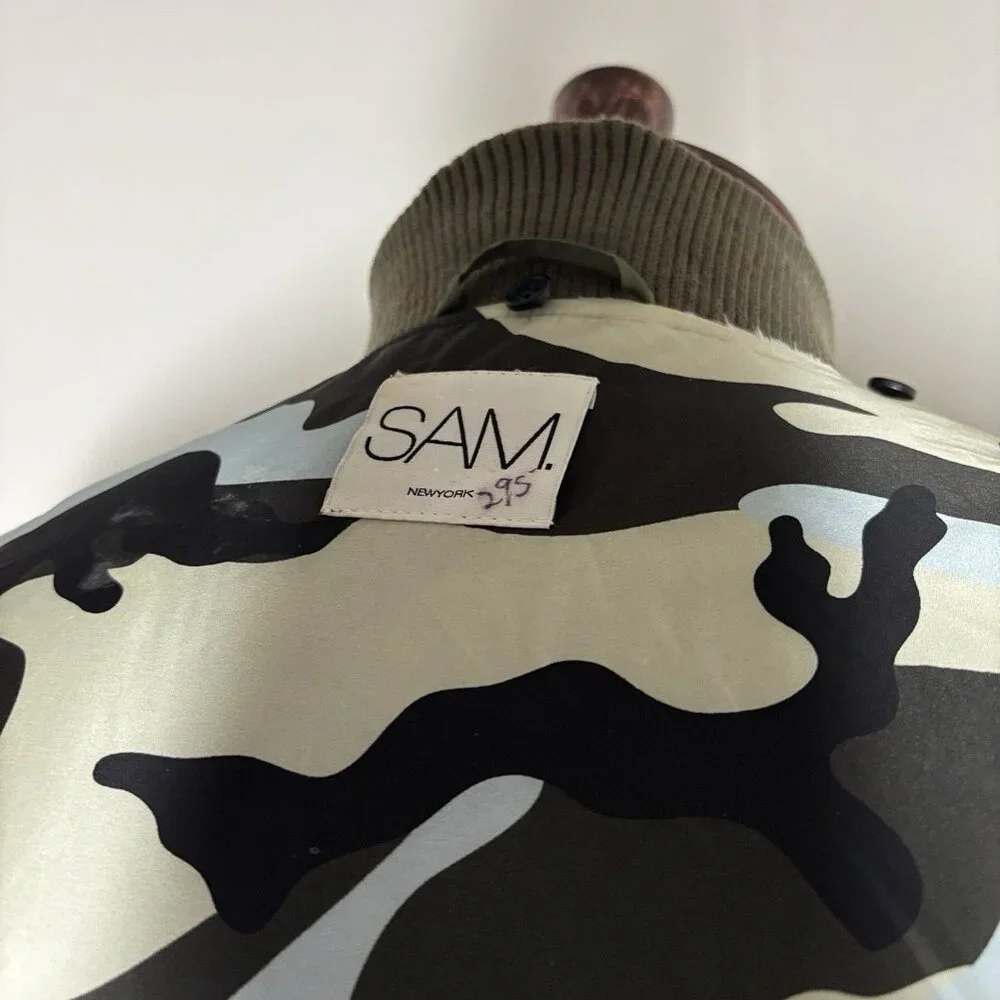 Sam zip up